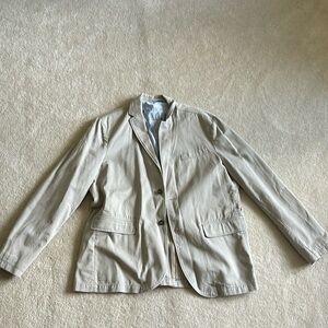 Tan American eagle outfitters blazer. Size XL. 2 pockets and 1 pocket square.